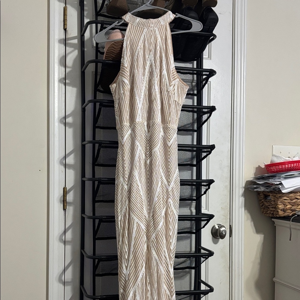 Sleeveless Beige and White Patterned Dress